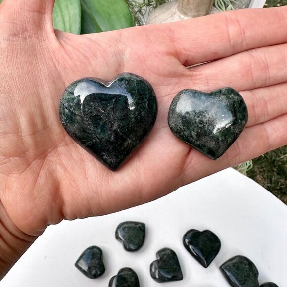 Jade Puffy Heart Green Polished Solid Natural Stone Size Medium 1.25 - 1.5" Wide - Picture 9 of 9
